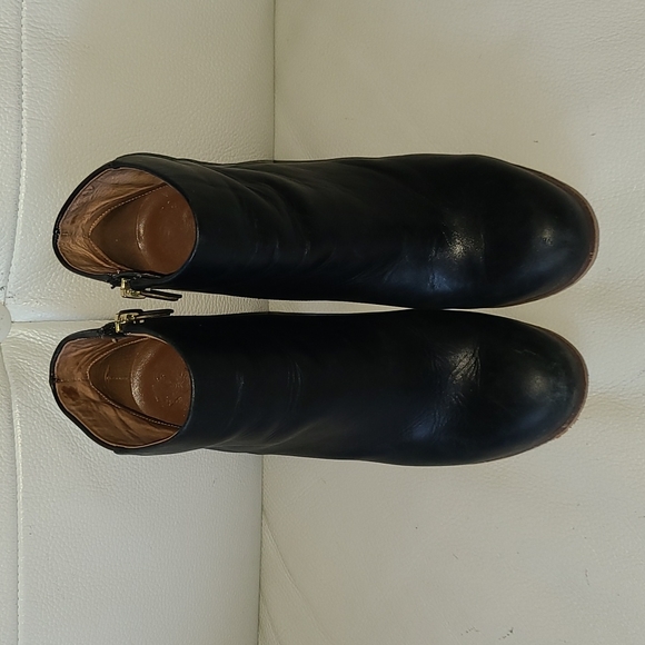 Vince Camuto black leather booties - Picture 1 of 11